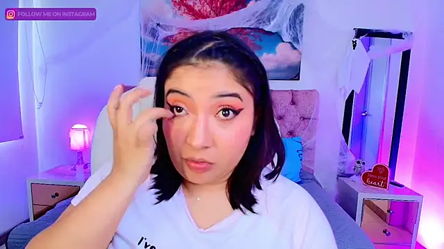 Snapshot of Emma_monserrat chatting on 21, 10, 2025 Emma monserrat online show from 21, 10, 2025