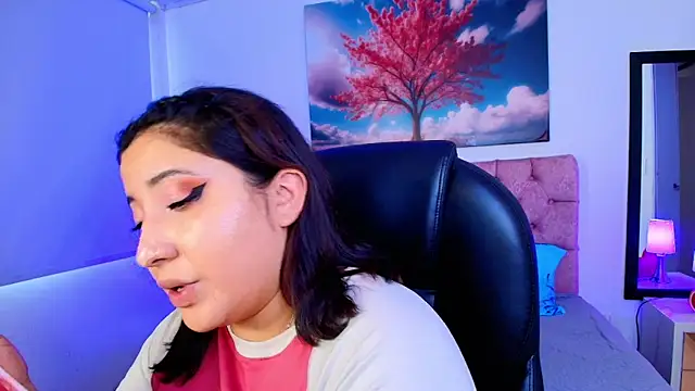 Snapshot of Emma_monserrat chatting on 18, 11, 2025 Emma monserrat online show from 18, 11, 2025