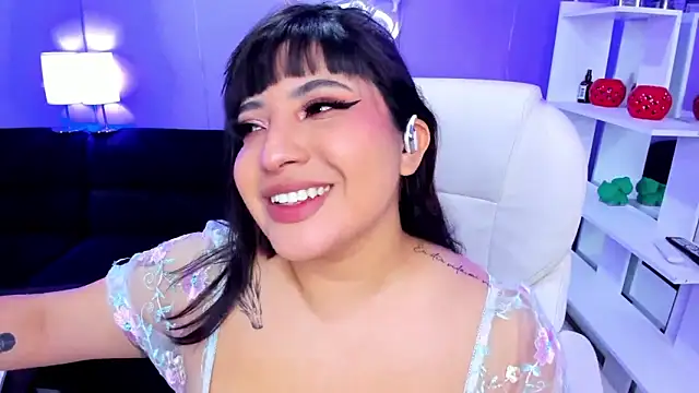 Emma monserrat online show from 13, 4, 2026