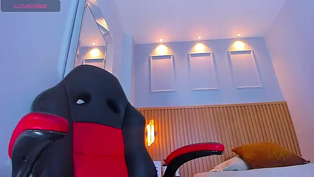 LUCYAMARS1 online show from 18, 11, 2025