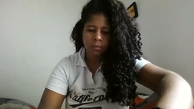 Snapshot of Ivon-09 chatting on 8, 2, 2026 Ivon-09 online show from 8, 2, 2026