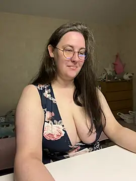 Snapshot of hungry1bunny chatting on 3, 7, 2026 hungry1bunny online show from 3, 7, 2026