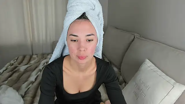 nilliluv online show from 15, 4, 2026