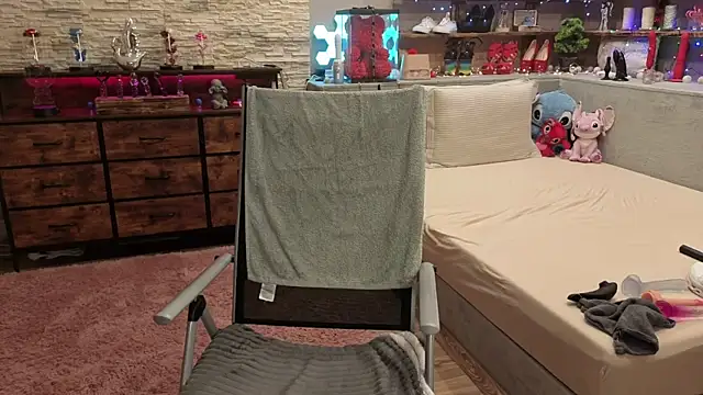 Kimberly-Caprice online show from 3, 4, 2026