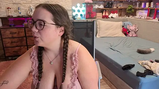 Kimberly-Caprice online show from 5, 6, 2026
