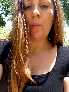Snapshot of SofiEstevez chatting on 19, 10, 2025 SofiEstevez online show from 19, 10, 2025