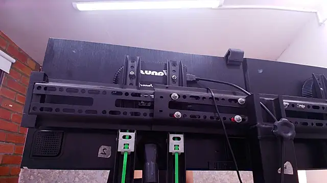 nicol f online show from 27, 1, 2025