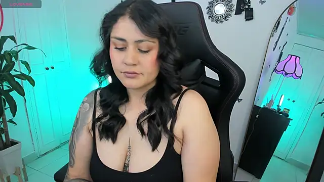 Snapshot of GretaX-X chatting on 30, 9, 2025 GretaX-X online show from 30, 9, 2025