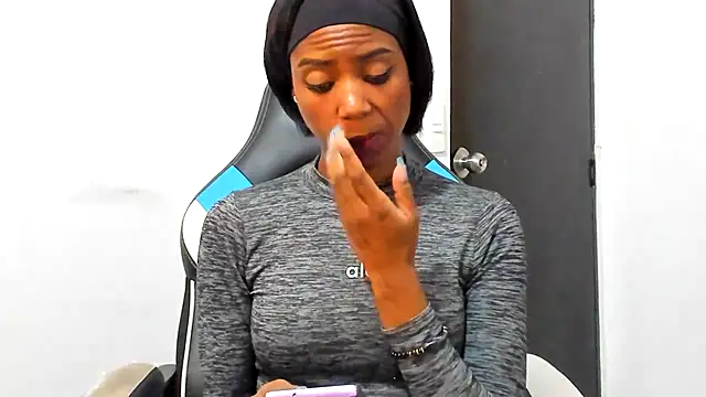 Snapshot of Kalua_Brown chatting on 21, 4, 2026 Kalua Brown online show from 21, 4, 2026