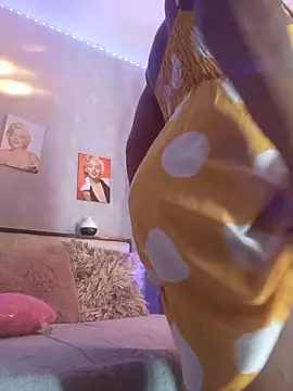 nahiarapalmer19 online show from 18, 10, 2025