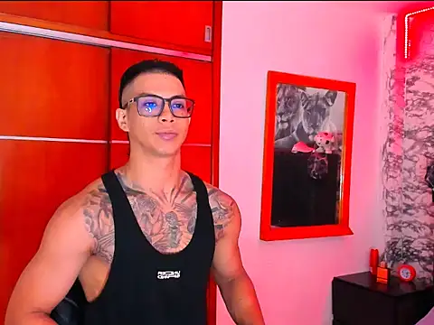 Snapshot of Aaron_Toy chatting on 5, 1, 2026 Aaron Toy online show from 5, 1, 2026