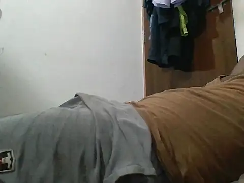 Snapshot of CuteyCouple chatting on 12, 4, 2026 CuteyCouple online show from 12, 4, 2026