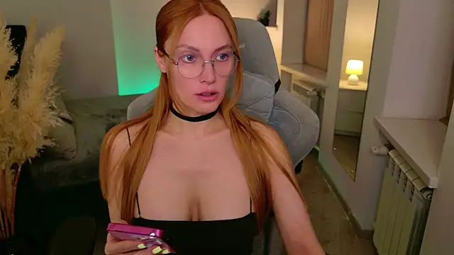 Snapshot of Love_Call chatting on 11, 10, 2025 Love Call online show from 11, 10, 2025