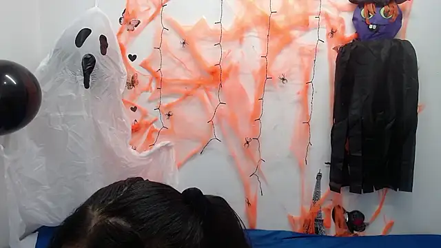 Snapshot of dulcenia_rose chatting on 15, 10, 2025 dulcenia rose online show from 15, 10, 2025