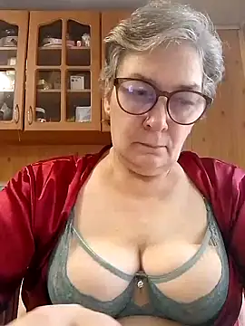Snapshot of IrinaSweet54 chatting on 6, 10, 2025 IrinaSweet54 online show from 6, 10, 2025
