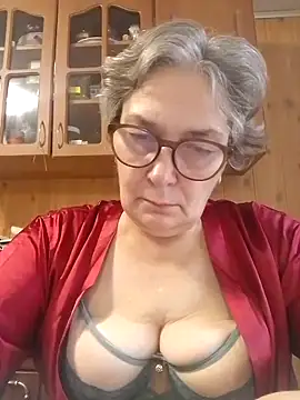 Snapshot of IrinaSweet54 chatting on 11, 10, 2025 IrinaSweet54 online show from 11, 10, 2025