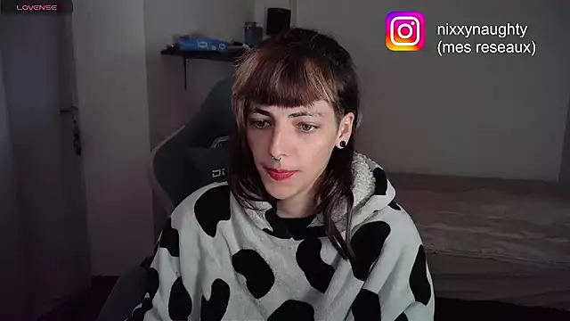 Nixxy naughty online show from 4, 2, 2025
