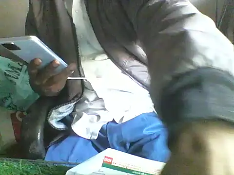 Snapshot of Desi_GfBf chatting on 13, 11, 2025 Desi GfBf online show from 13, 11, 2025