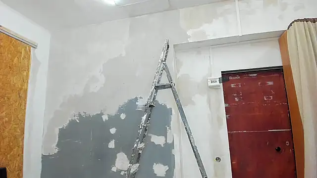 Snapshot of YourSuperModel chatting on 1, 1, 2025 YourSuperModel online show from 1, 1, 2025