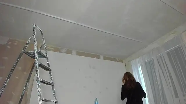 Snapshot of YourSuperModel chatting on 12, 1, 2025 YourSuperModel online show from 12, 1, 2025