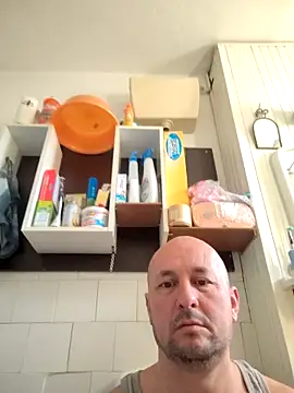 Snapshot of intx800 chatting on 6, 4, 2026 intx800 online show from 6, 4, 2026