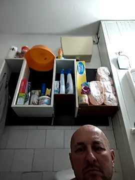 Snapshot of intx800 chatting on 15, 4, 2026 intx800 online show from 15, 4, 2026