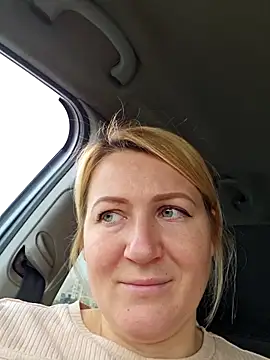 Snapshot of -Schweppes- chatting on 3, 11, 2025 -Schweppes- online show from 3, 11, 2025