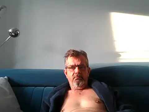 axecoman60 online show from 17, 2, 2025