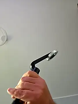 Snapshot of axecoman60 chatting on 16, 12, 2025 axecoman60 online show from 16, 12, 2025