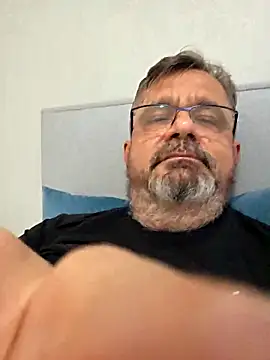 Snapshot of axecoman60 chatting on 4, 3, 2026 axecoman60 online show from 4, 3, 2026