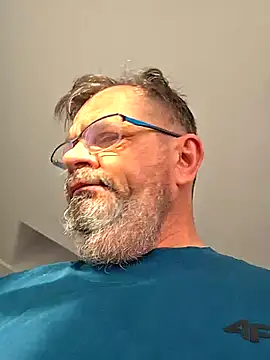 Snapshot of axecoman60 chatting on 6, 3, 2026 axecoman60 online show from 6, 3, 2026