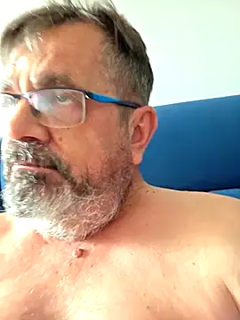 Snapshot of axecoman60 chatting on 15, 3, 2026 axecoman60 online show from 15, 3, 2026