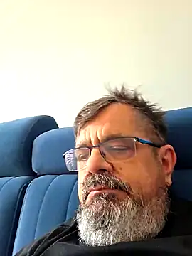 Snapshot of axecoman60 chatting on 31, 3, 2026 axecoman60 online show from 31, 3, 2026