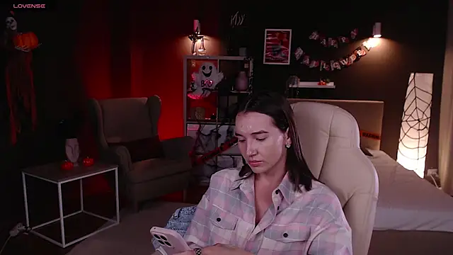 Bellla Haddid online show from 23, 10, 2025