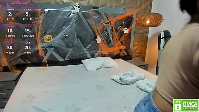 Snapshot of Rose_Evans__ chatting on 2, 11, 2025 Rose Evans online show from 2, 11, 2025