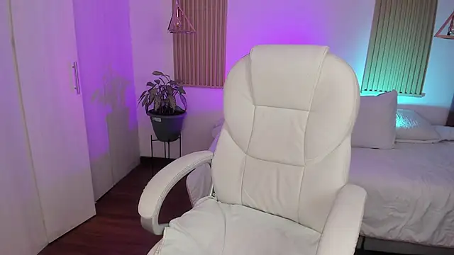 Kendall Bunnyy online show from 11, 11, 2025