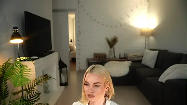 Snapshot of Heidi11 chatting on 24, 4, 2026 Heidi11 online show from 24, 4, 2026