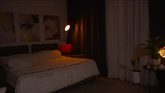 Snapshot of Lady__Boom chatting on 4, 6, 2026 Lady Boom online show from 4, 6, 2026