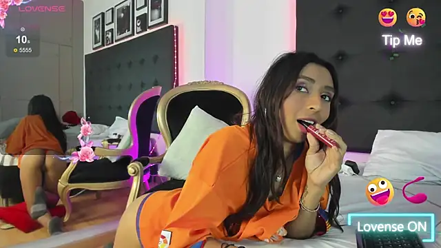 Snapshot of SaraDreamss chatting on 7, 1, 2025 SaraDreamss online show from 7, 1, 2025