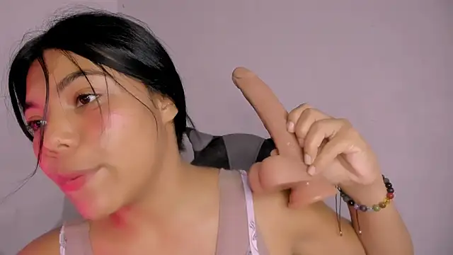 Snapshot of veky_saliva01 chatting on 4, 4, 2026 veky saliva01 online show from 4, 4, 2026