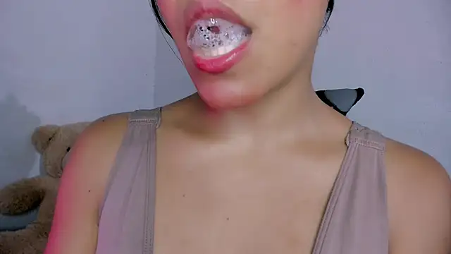 Snapshot of veky_saliva01 chatting on 21, 4, 2026 veky saliva01 online show from 21, 4, 2026