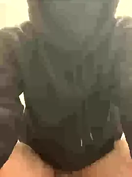 Snapshot of zhdiwbwnxi chatting on 4, 12, 2025 zhdiwbwnxi online show from 4, 12, 2025