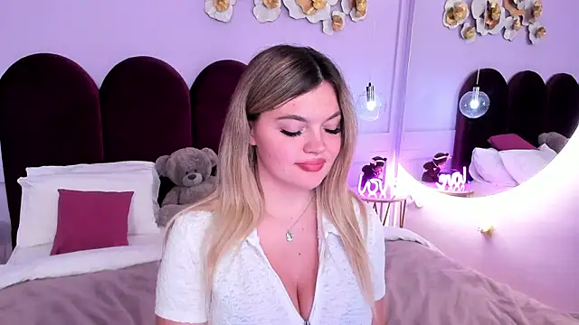 Snapshot of ZaraBloom chatting on 10, 1, 2026 ZaraBloom online show from 10, 1, 2026