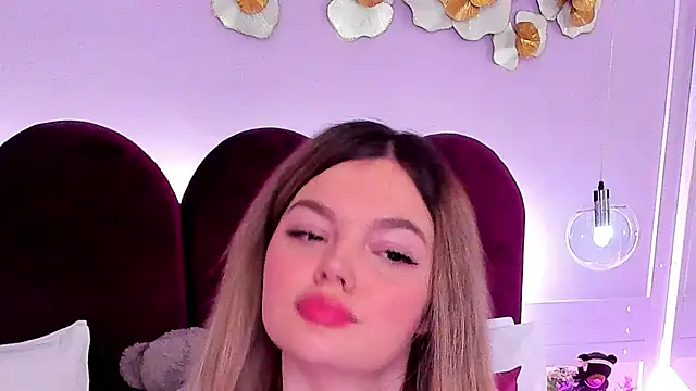 Snapshot of ZaraBloom chatting on 3, 3, 2026 ZaraBloom online show from 3, 3, 2026