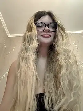 Snapshot of ZaraBloom chatting on 28, 3, 2026 ZaraBloom online show from 28, 3, 2026