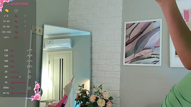 Snapshot of AliceBrayan chatting on 8, 3, 2025 AliceBrayan online show from 8, 3, 2025