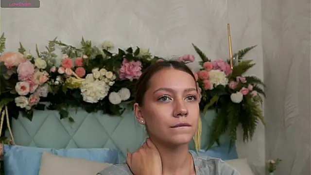 AliceBrayan online show from 3, 3, 2026