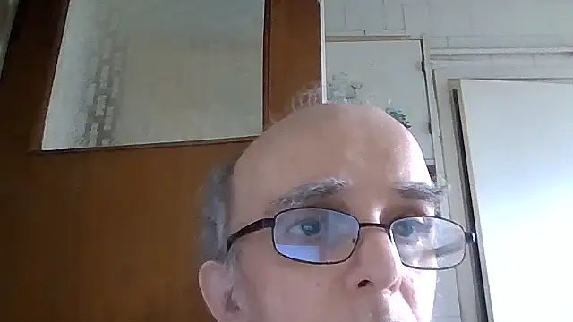 Snapshot of mariusica1@xh chatting on 22, 4, 2026 mariusica1xh online show from 22, 4, 2026