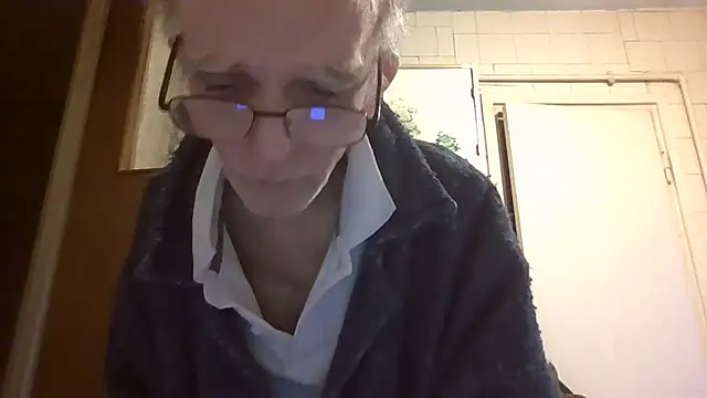 Snapshot of mariusica1@xh chatting on 27, 4, 2026 mariusica1xh online show from 27, 4, 2026