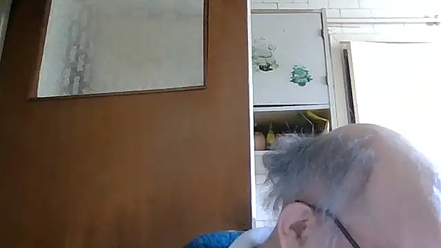 Snapshot of mariusica1@xh chatting on 27, 4, 2026 mariusica1xh online show from 27, 4, 2026